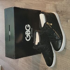 NIB G by Guess Gastin quilted leather high top sneaker, black & gold, sz. 8